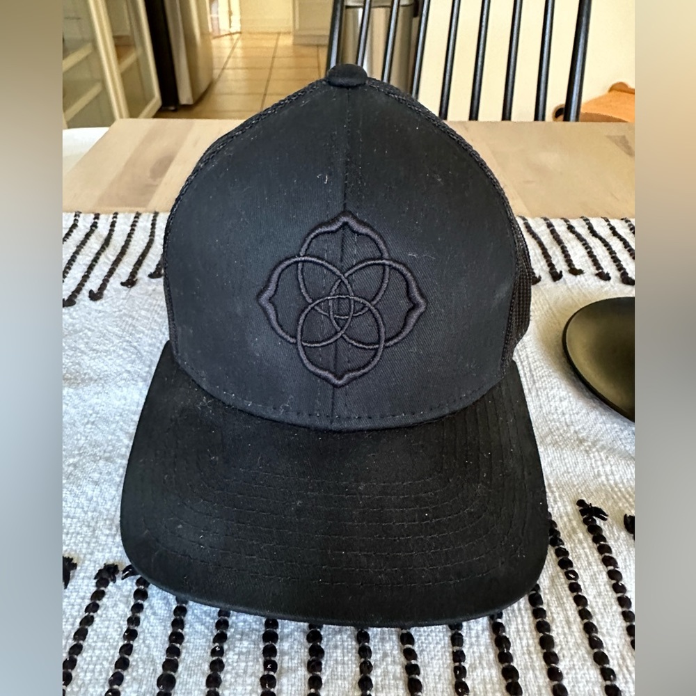 Kendra Scott Ballcap